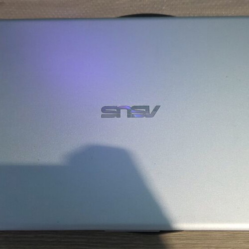Asus Vivobook 15 like new with Nvidia MX-330 2GB graphics card