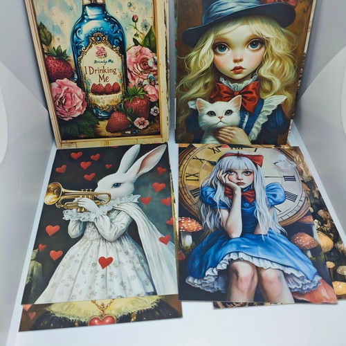 Alice in Wonderland set of 32 collectible postcards like new