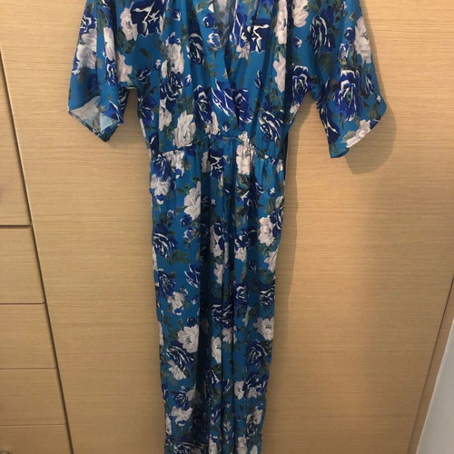 Zara floral jumpsuit with v-neck like new, XS size