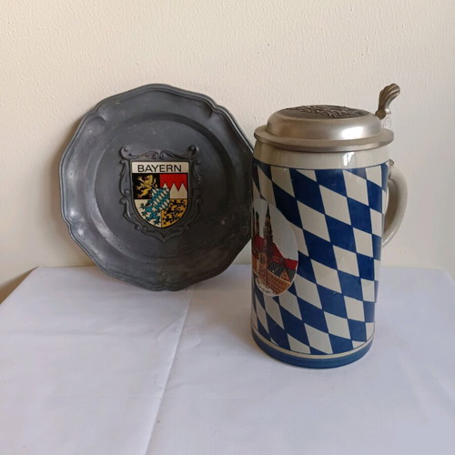 Porcelain beer mug 1 liter and decorative plate used