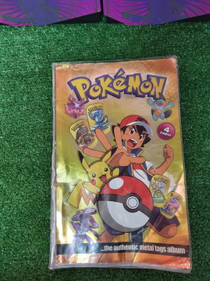 61 μεταλλικά Pokémon tags με συλλεκτικό άλμπουμ, holographic