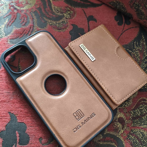 iPhone 15 premium wallet case