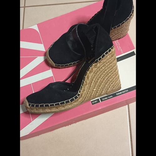 Pull & Bear black espadrilles with ankle tie