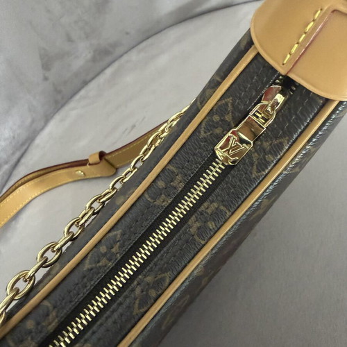 Bag crossbody brown like new