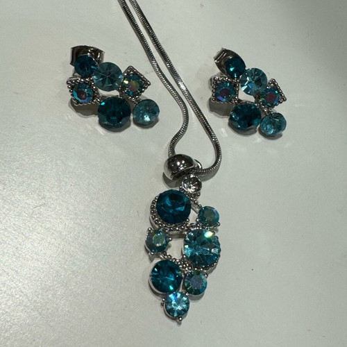 Jewelry set earrings necklace from Singapore like new