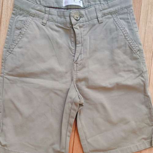 Chino shorts Zara size 8 years, like new, khaki