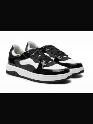 Hugo Boss Μαύρα και Άσπρα Sneakers από πατενταρισμένο συνθετικό δέρμα σαν καινούργια, μέγεθος 43