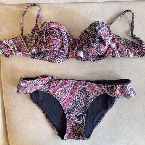Oysho women's swimsuit size M used, multicolor with removable straps