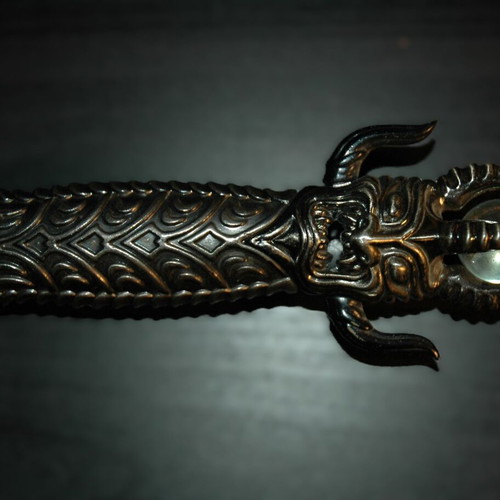 Decorative sword replica kit rae like new