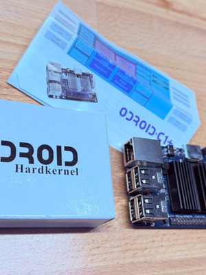 Odroid C1+ set with HiFi shield+ and 3.5” HDMI touch display like new