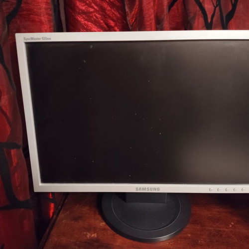 Samsung SyncMaster 920NW 19" LCD monitor used