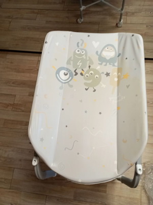 Cam baby changing table and bathtub like new