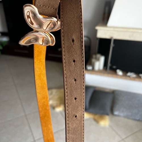 Butterfly belt like new with 2 gifts Love Moschino keychain and strap