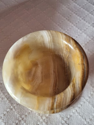 Alabaster vase like new