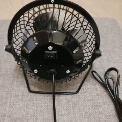 Metal black fan with USB like new