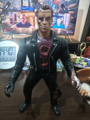 Terminator figure like new, flawless working condition