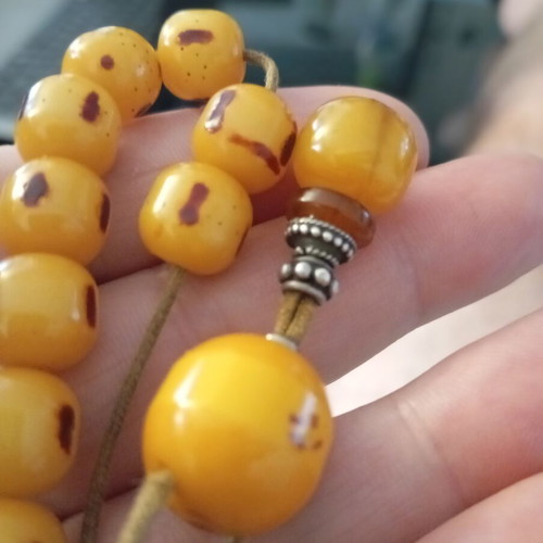 Mastic Sountourous beads from Syria like new, 31+2 beads 40.5gr