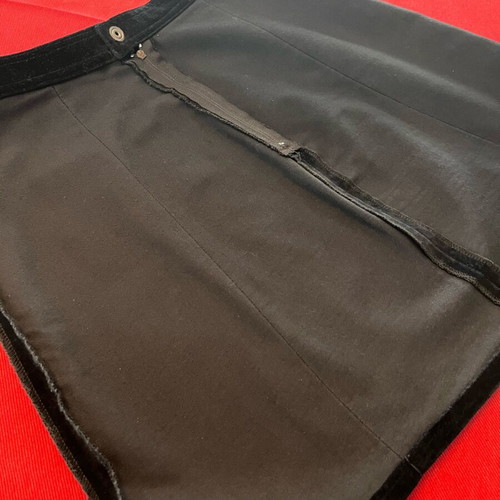 Versace Jean Couture skirt like new, black velvet, size M