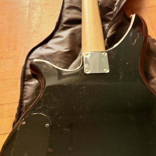 Yamaha RBX170 bass guitar used with Ritter bass bag and IMT-202 metronome