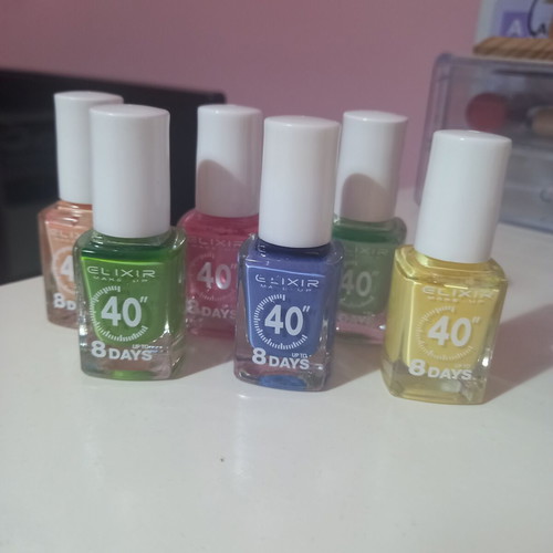 Nail polish set like new, 13 pieces