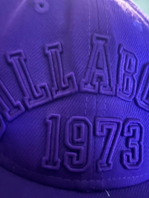 Billabong men's purple hat like new