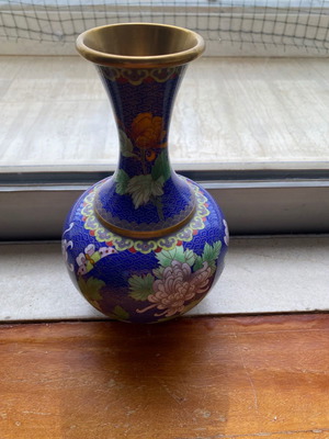Chinese vase used with wooden base, height 24.5 cm