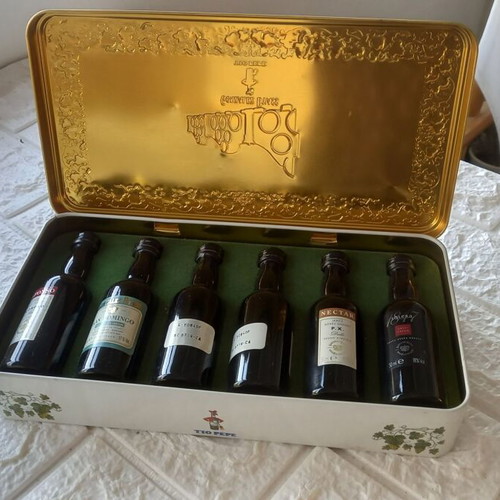 Spanish Sherry Miniatures Set new, metal box with 6 bottles 5cl