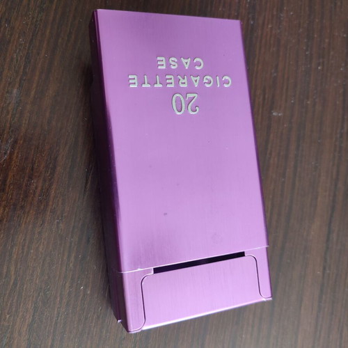 Metal cigarette case like new