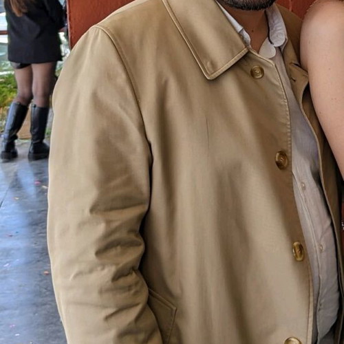 Burberry's trenchcoat like new, beige