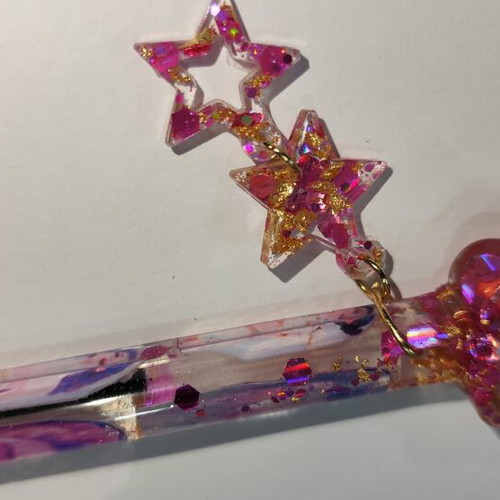 Liquid glitter pen Huntrix handmade, personalized resin