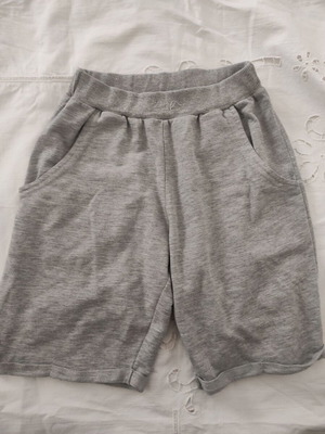 Βαμβακερή παιδική βερμούδα Νο8 σαν καινούργιο