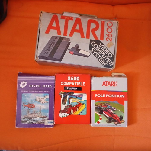 Atari 2600 used with 3 games in box and Greek manual