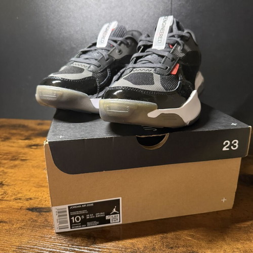 Jordan Air 200E sneakers, black fire red, size 44.5