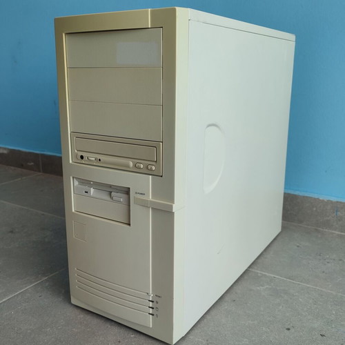 AMD K6-III Retro PC with ASUS P5A motherboard