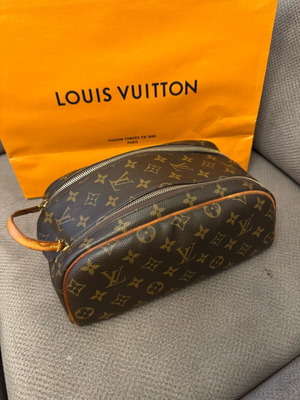 Louis Vuitton Monogram Canvas Dopp Kit toiletry bag used, beige brown