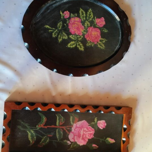 Handmade embroidered frames like new, set of 2