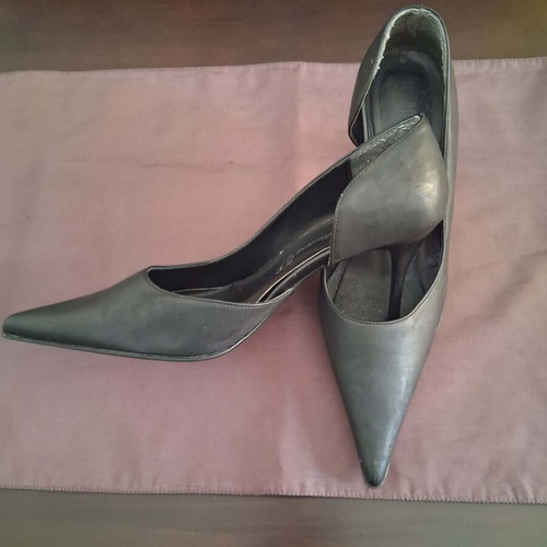 Leather heels size 40 like new, grey