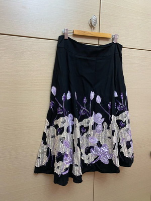 Atmosphere skirt black with embroidery and appliqué flowers, size 40, like new