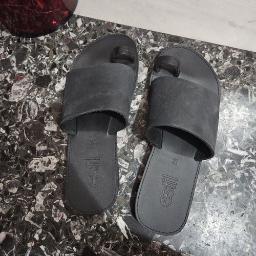 Estil black slippers like new, size 38