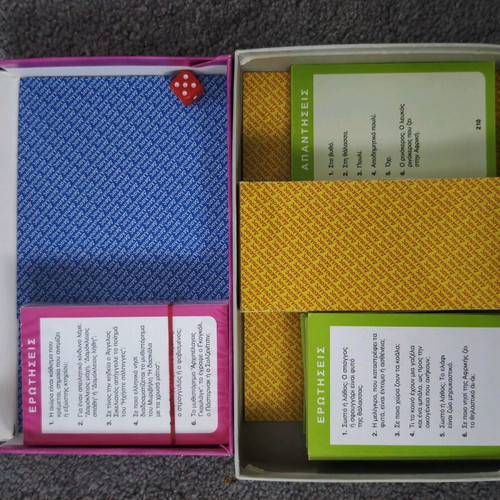Question Hunt board games like new, set of 2