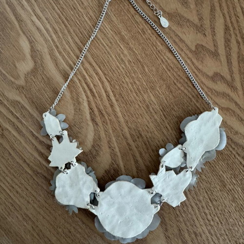 Necklace with rhinestones in gray and silver, like new