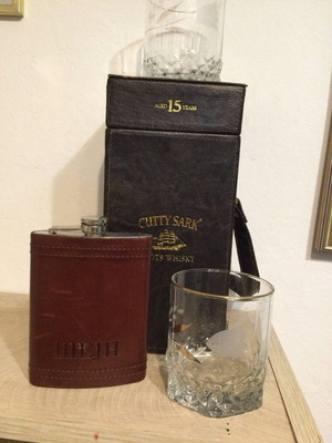 Cutty Sark leather case like new, set of 4 pieces