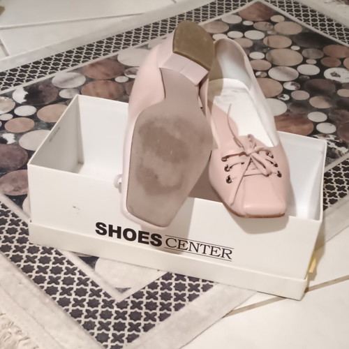 Pink pumps size 40 like new with black marks