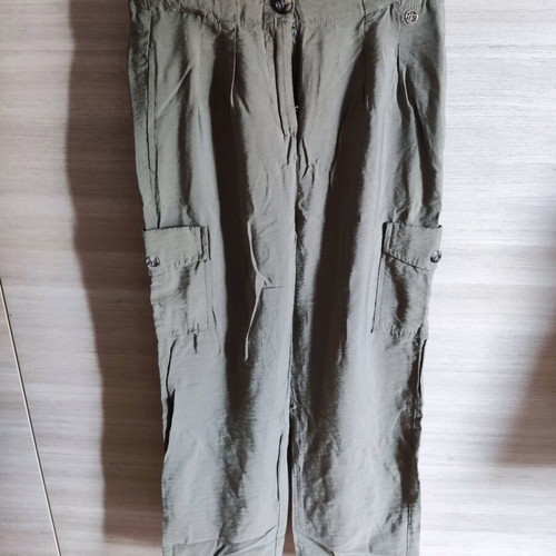 Mayoral silk-like green pants like new