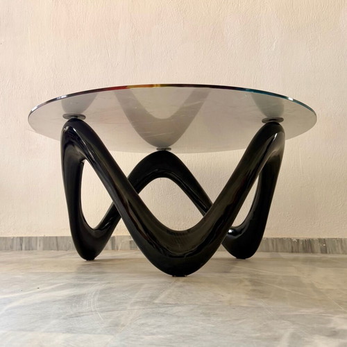 Modern glass coffee table with feather design 90x90 cm