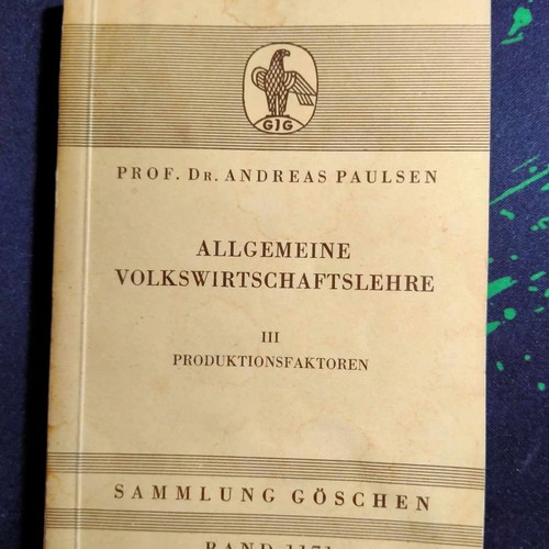 Allgemeine Volkswirtschaftslehre German book for mathematics in excellent condition