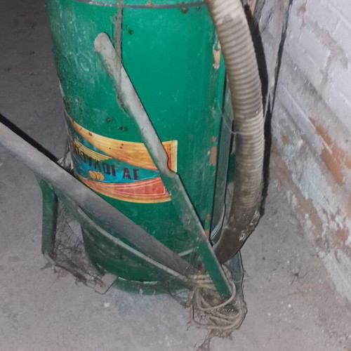 Vintage back mounted spray can for sulphur like new