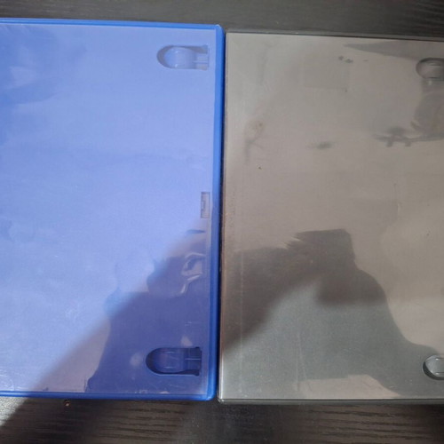 PlayStation 2 game cases used, pack of 2, original and compatible