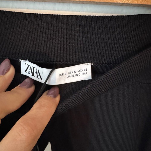 Pencil skirt Zara new, black, size Small with ruffle detail