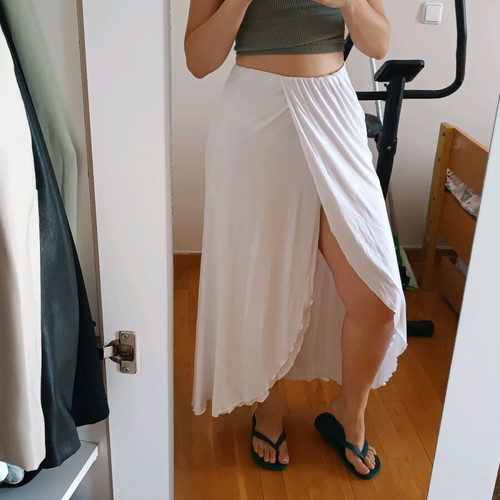 Mind Your Style skirt like new, white, size M/L